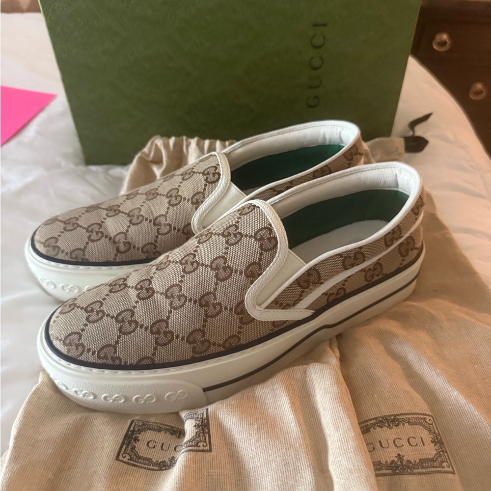 Gucci Women's Beige and Brown Slip-On Sneakers